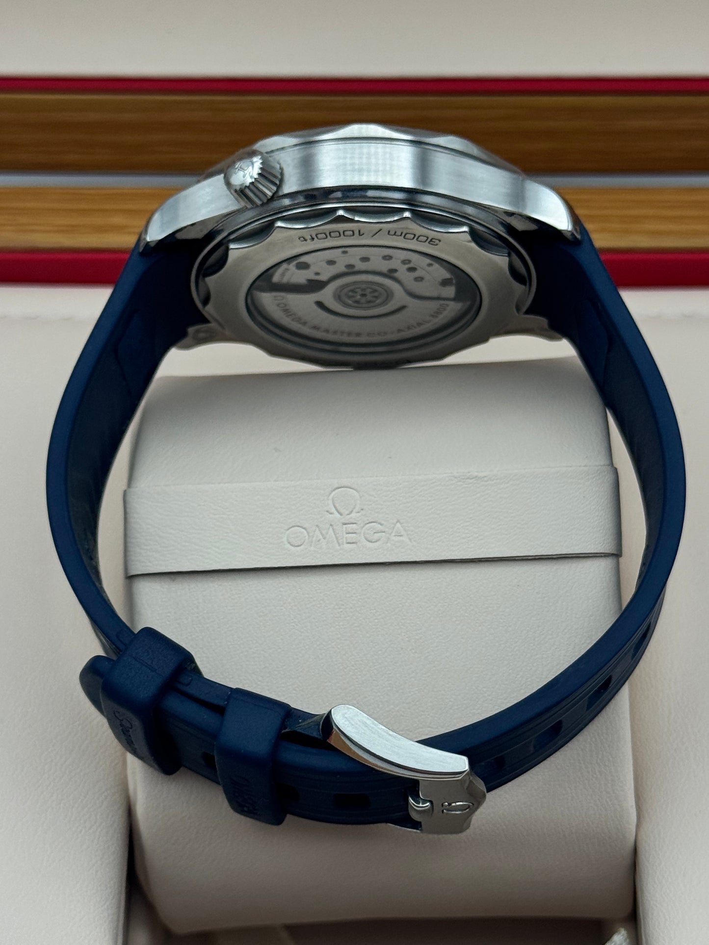 Omega Seamaster Diver 300 M - 210.32.42.20.03.001