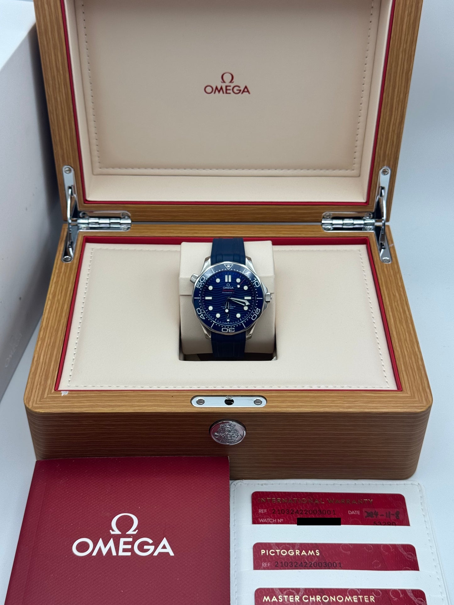 Omega Seamaster Diver 300 M - 210.32.42.20.03.001