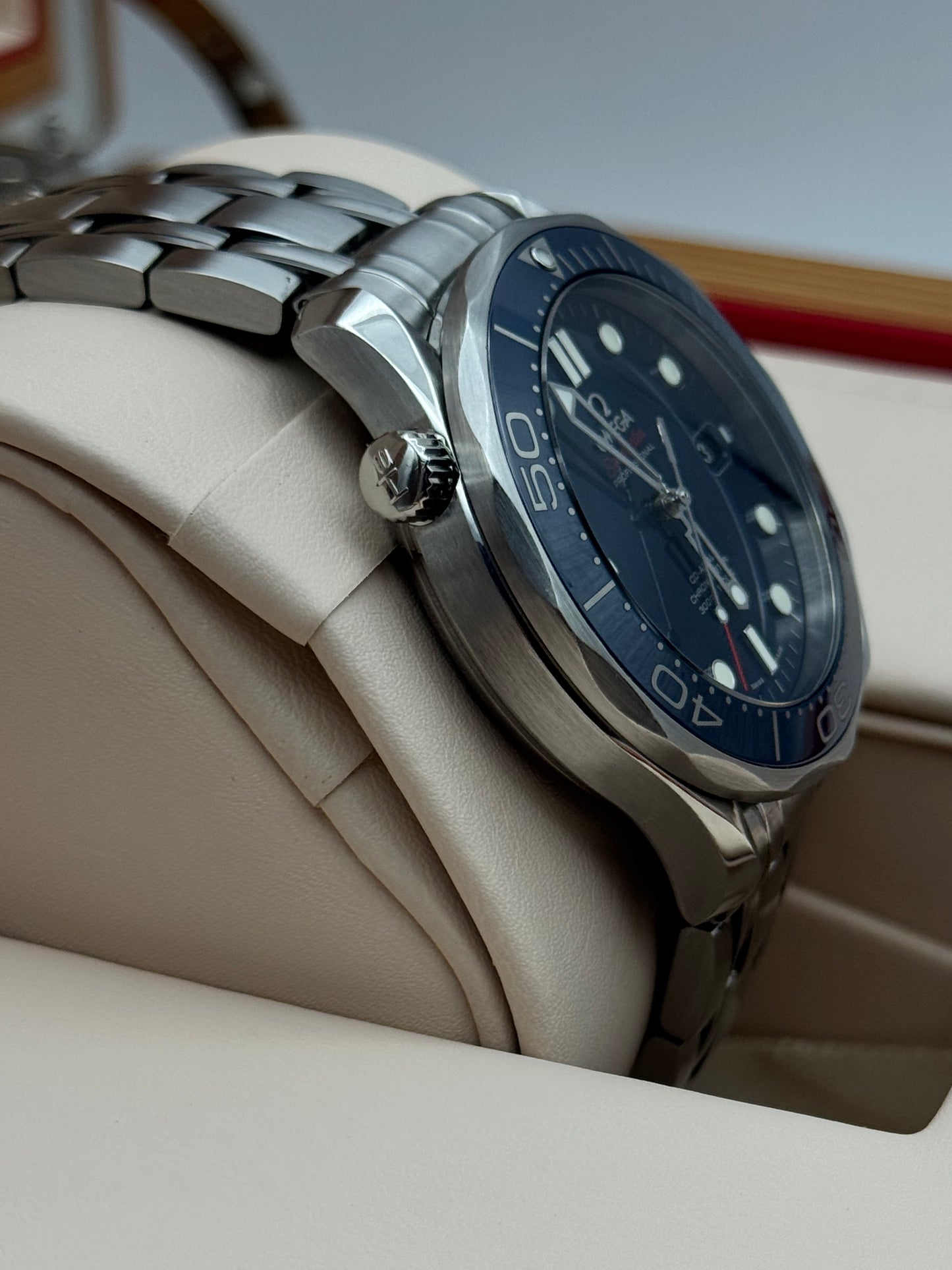 Omega Seamaster Diver 300 M - 212.30.41.20.03.001