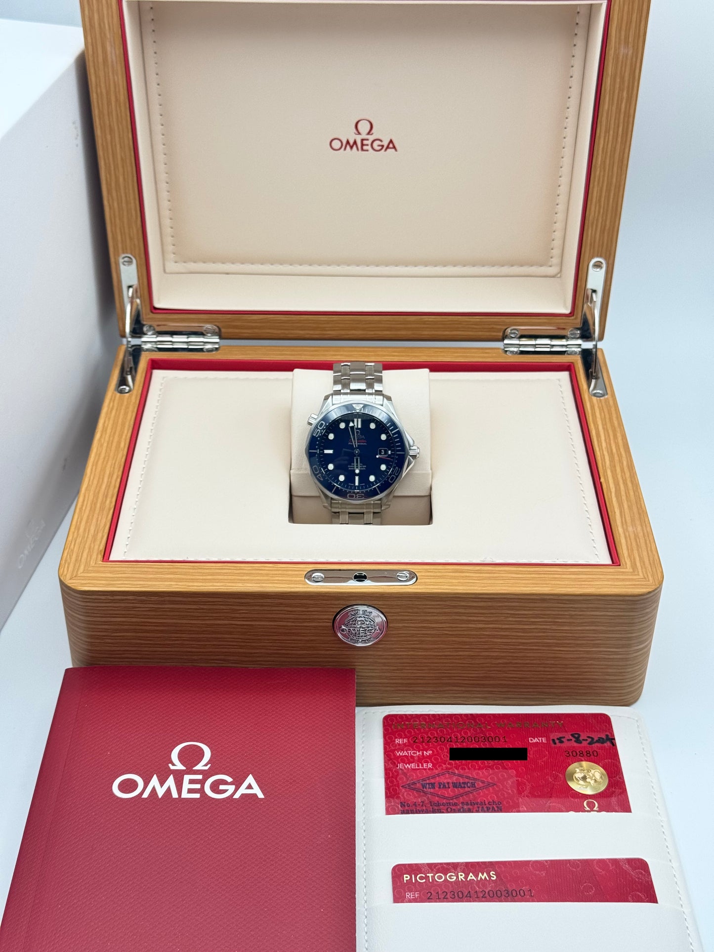 Omega Seamaster Diver 300 M - 212.30.41.20.03.001