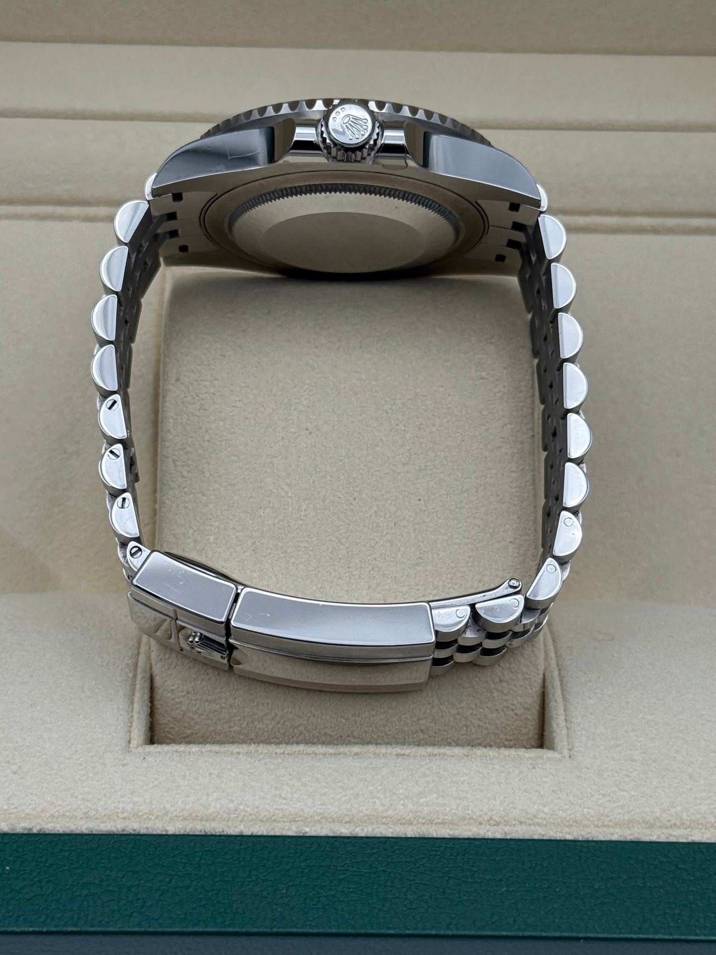 Rolex GMT-Master II "Pepsi" - 126710BLRO