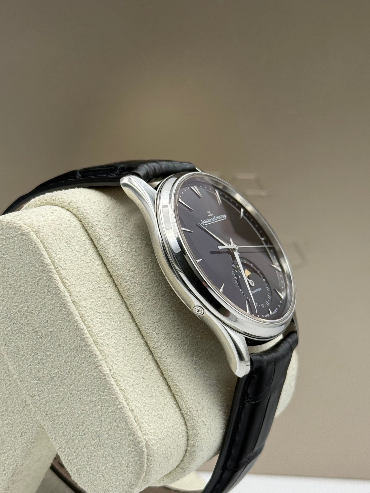 Jaeger-LeCoultre Master Ultra Thin Moon - Q1368470