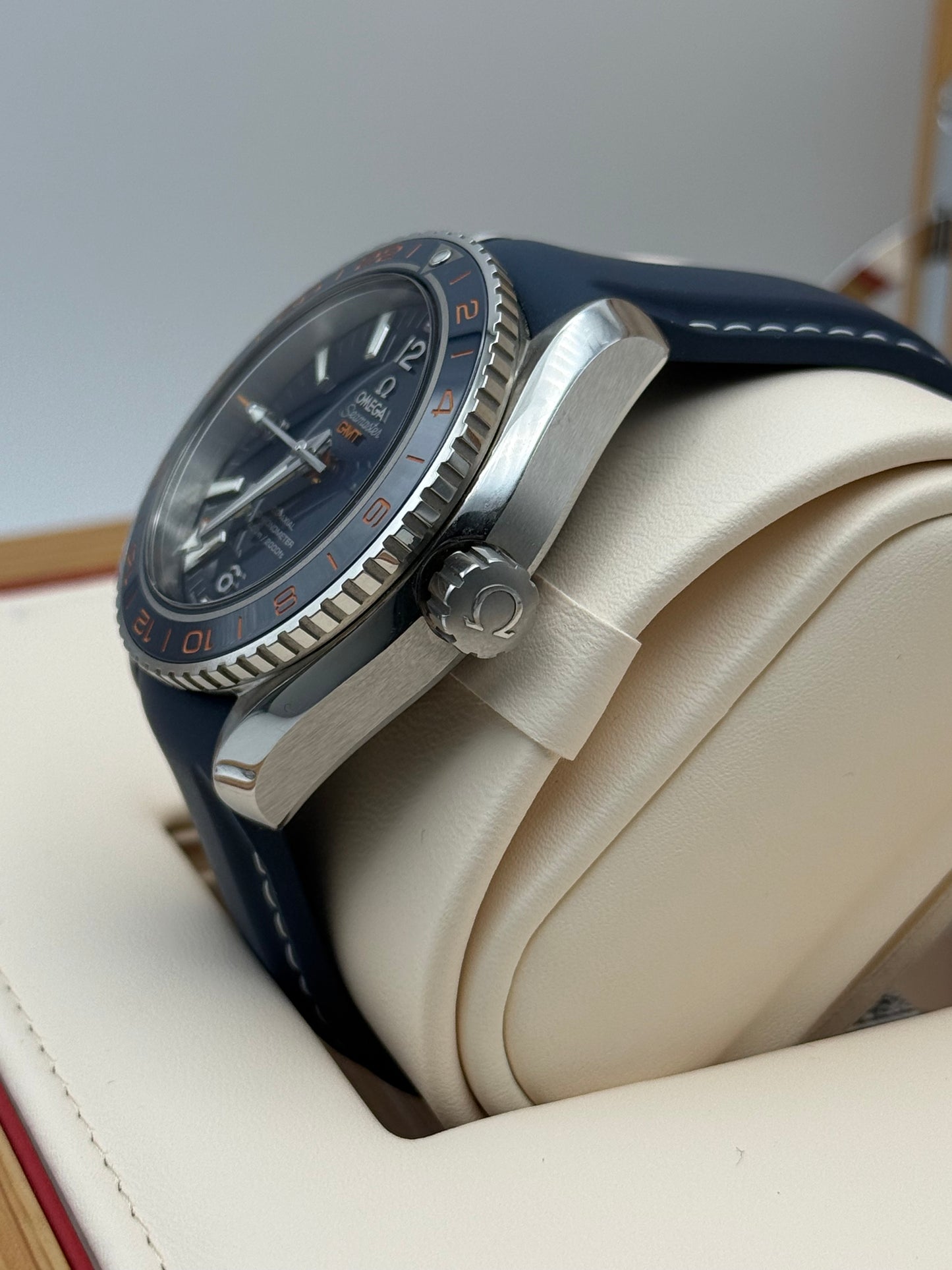 Omega Seamaster Planet Ocean 600M GMT - 232.32.44.22.03.001
