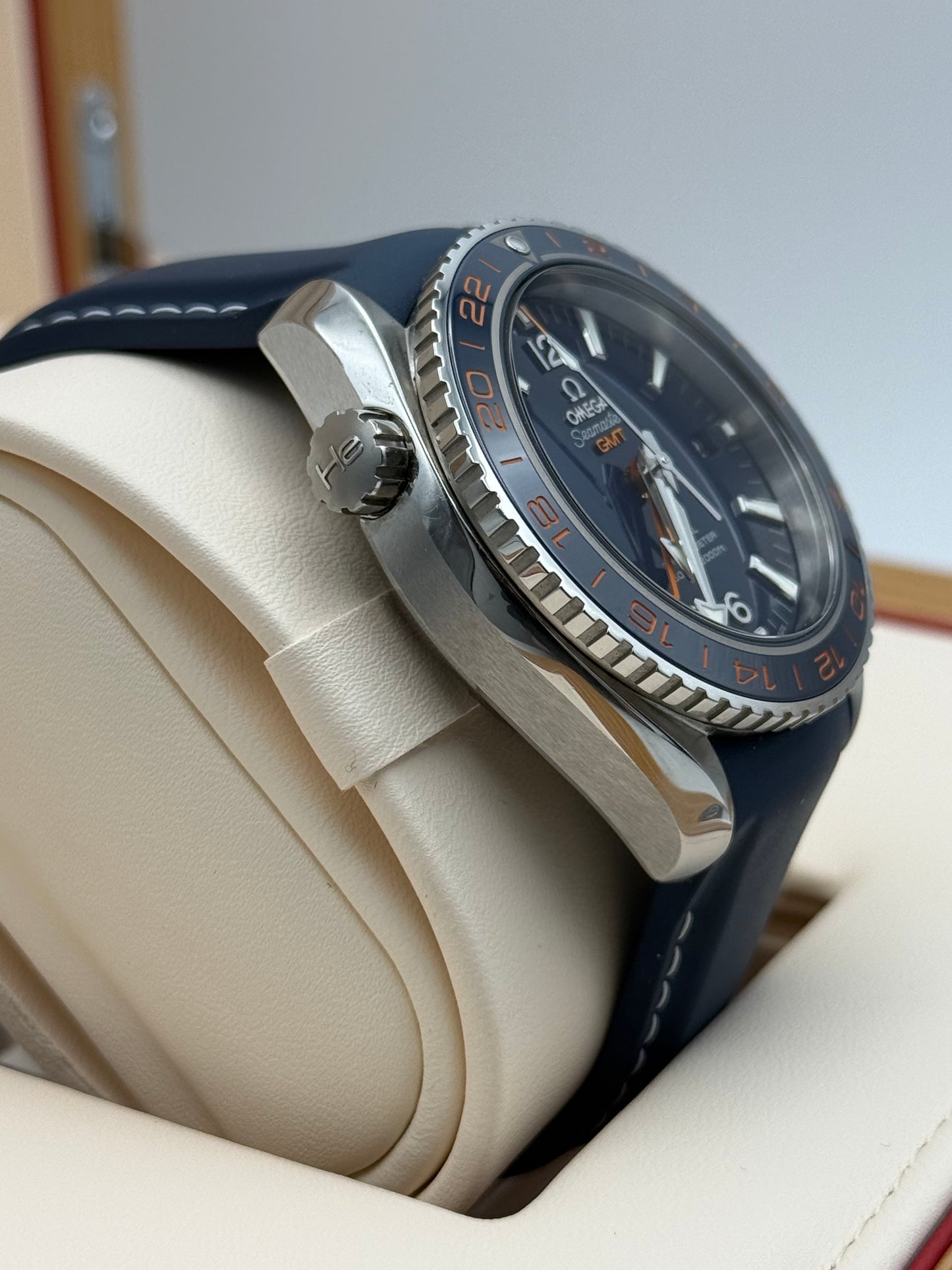 Omega Seamaster Planet Ocean 600M GMT - 232.32.44.22.03.001