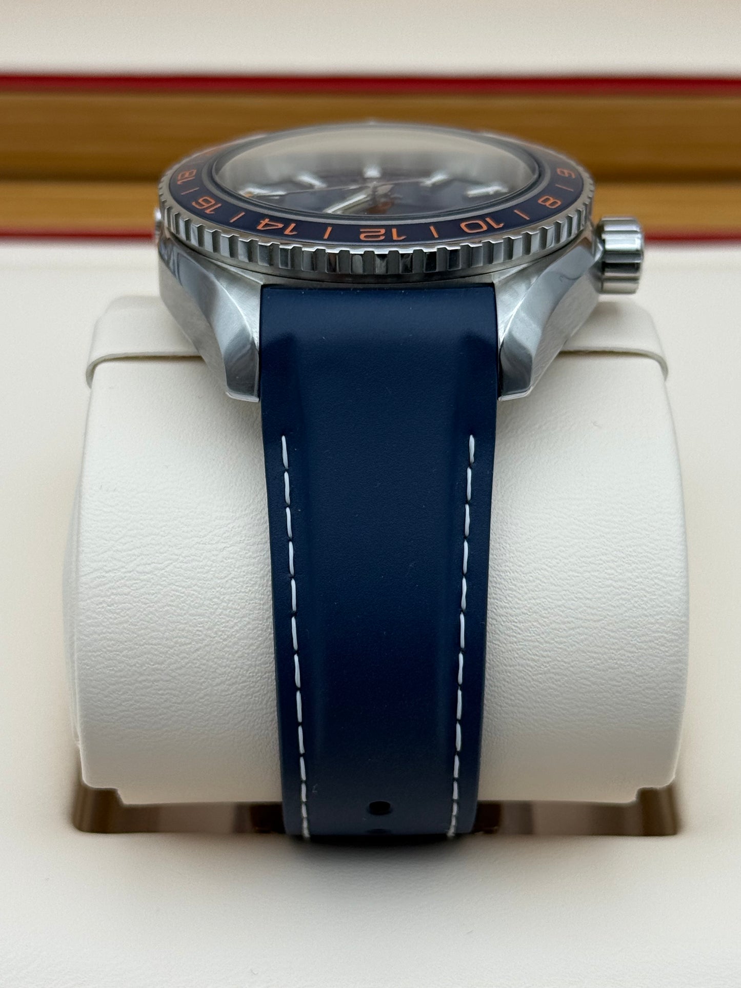 Omega Seamaster Planet Ocean 600M GMT - 232.32.44.22.03.001