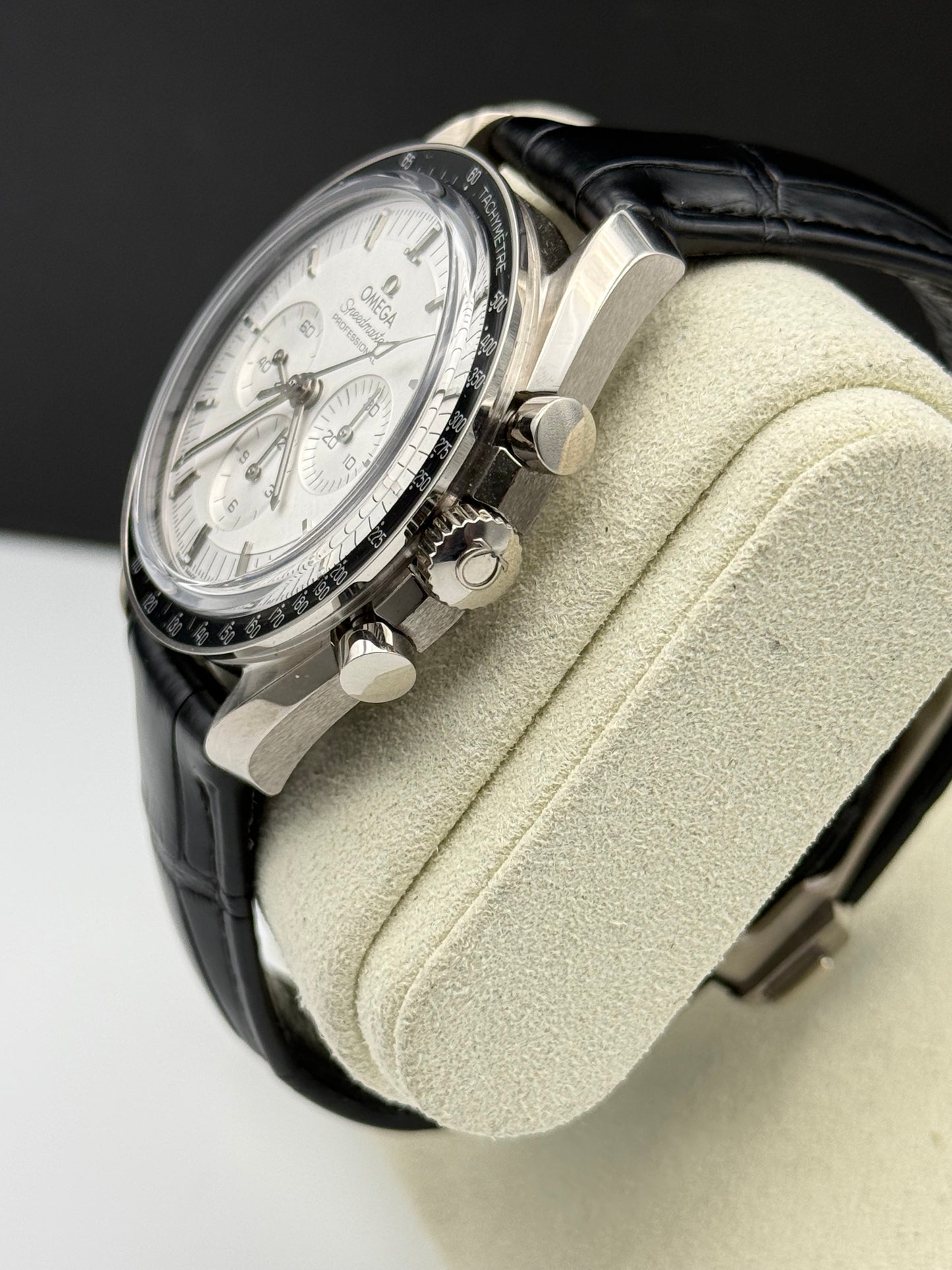 Speedmaster Professional Moonwatch 18Kt Gold - 310.63.42.50.02.001