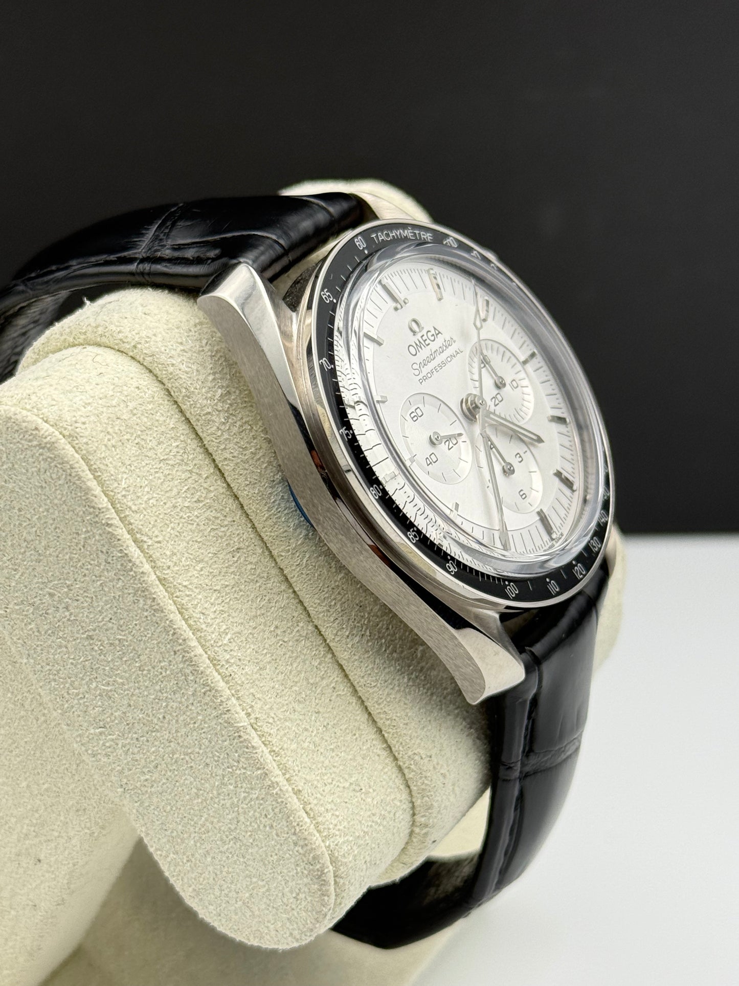 Speedmaster Professional Moonwatch 18Kt Gold - 310.63.42.50.02.001