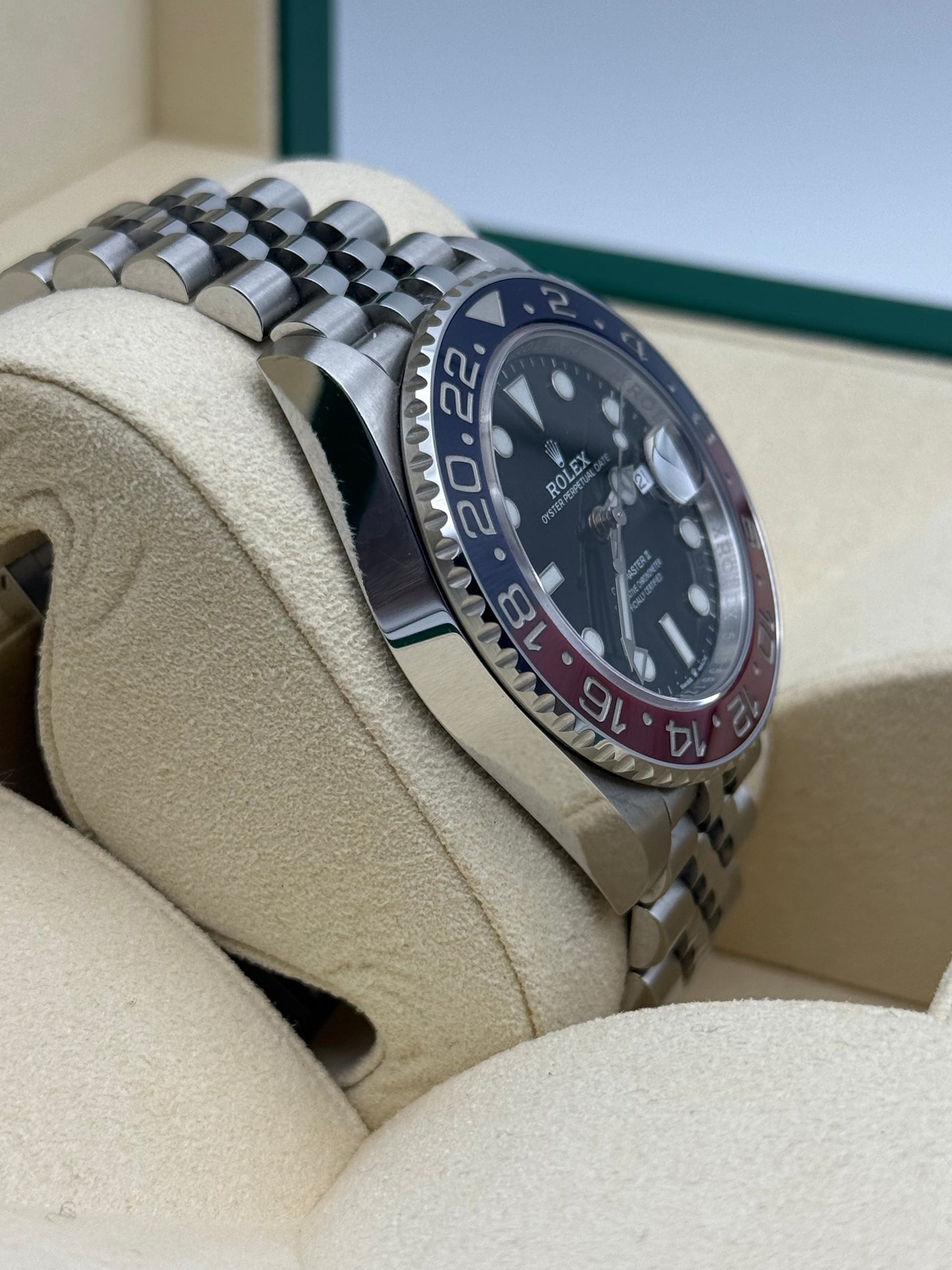 Rolex GMT-Master II "Pepsi" - 126710BLRO