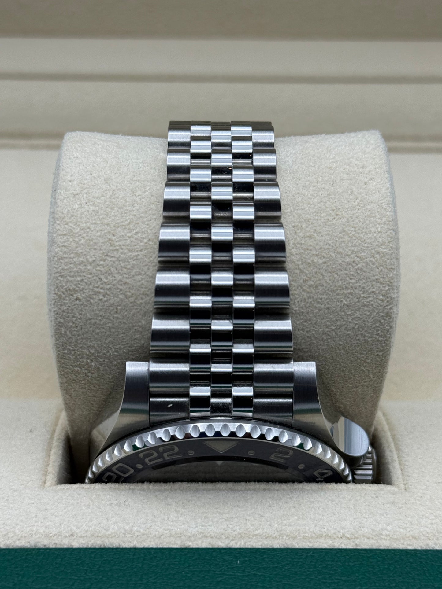 Rolex GMT-Master II "Pepsi" - 126710BLRO
