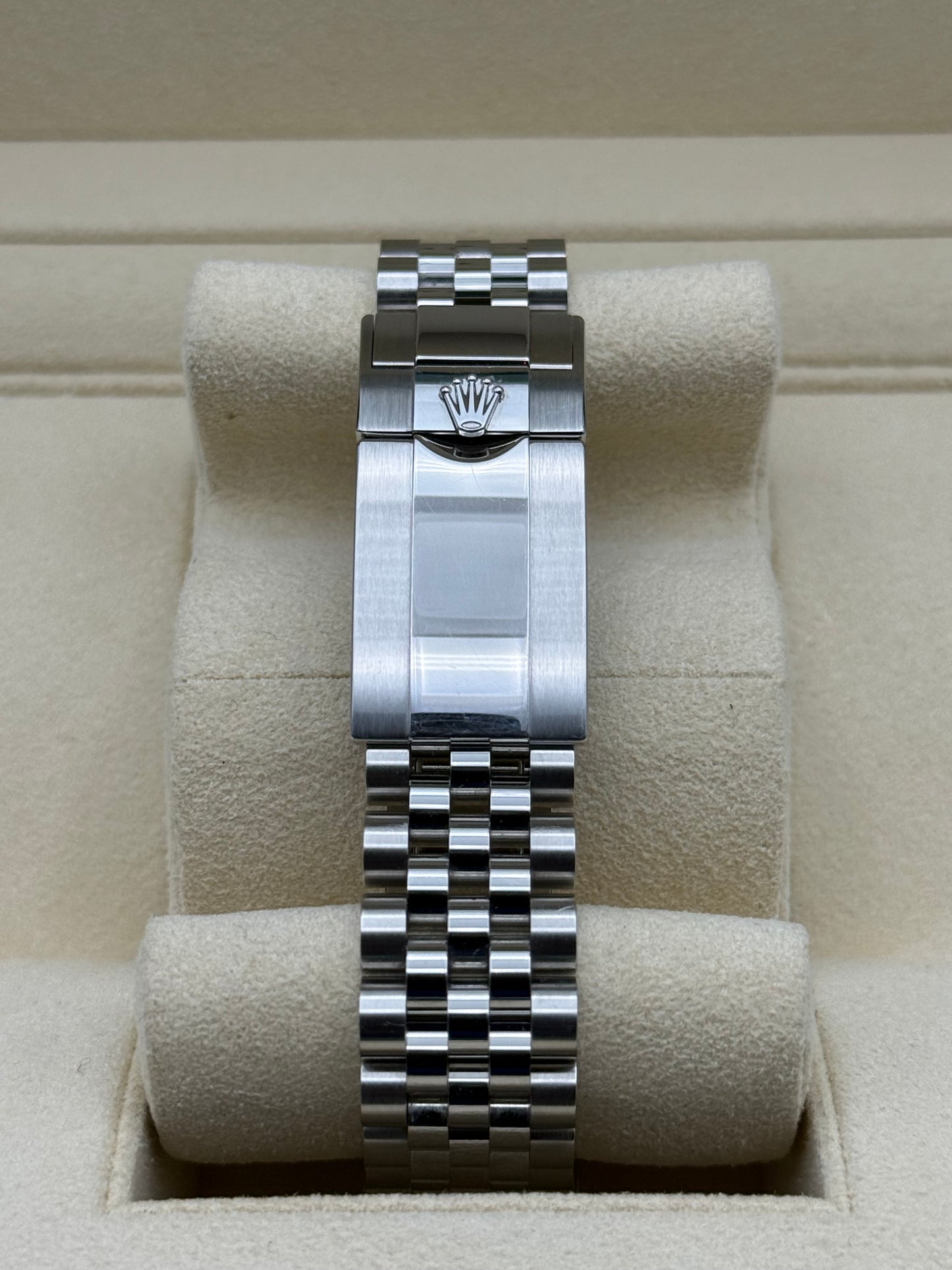 Rolex GMT-Master II "Pepsi" - 126710BLRO
