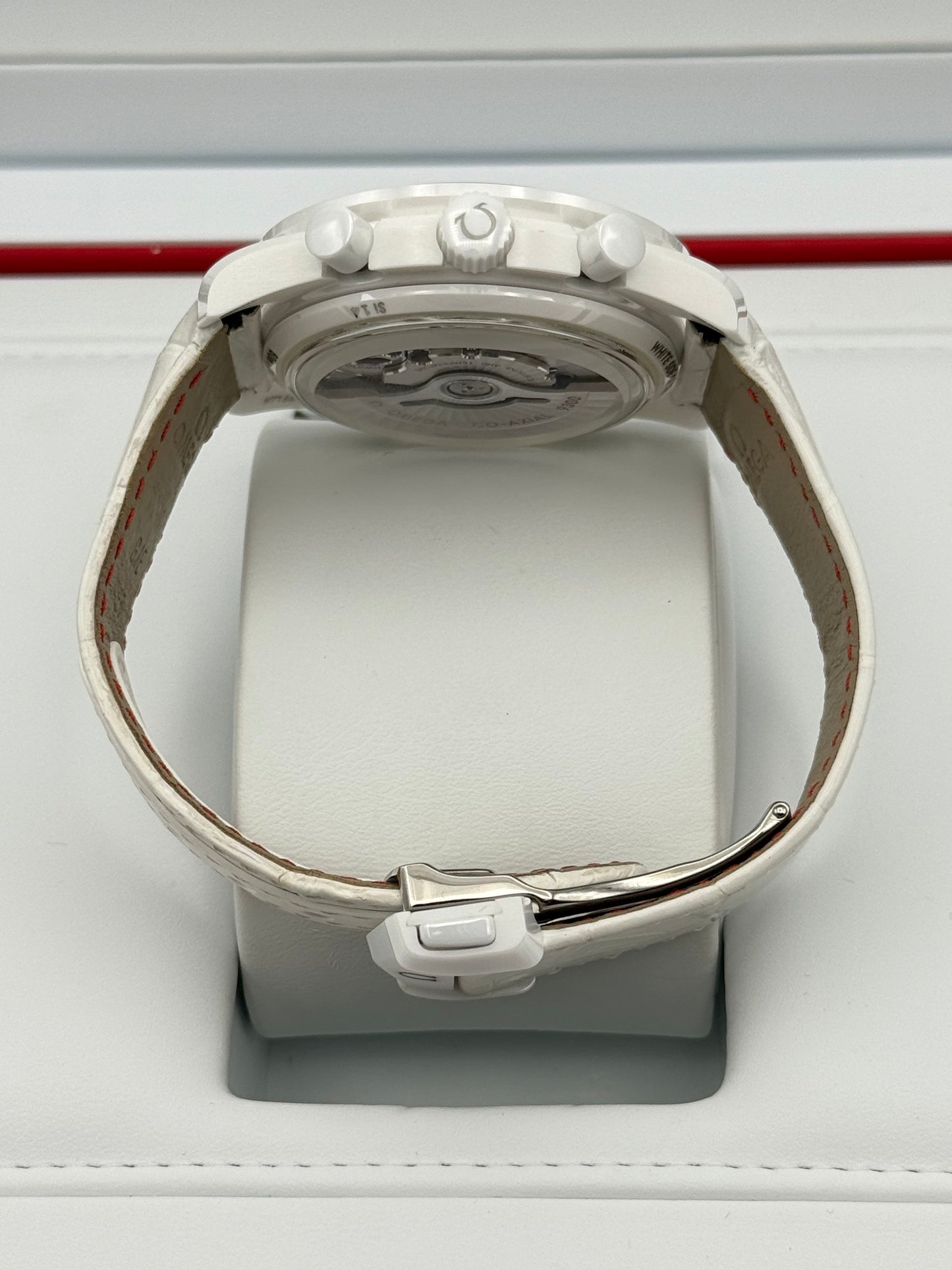 Omega Speedmaster Moonwatch White Side Of The Moon - 311.93.44.51.04.002
